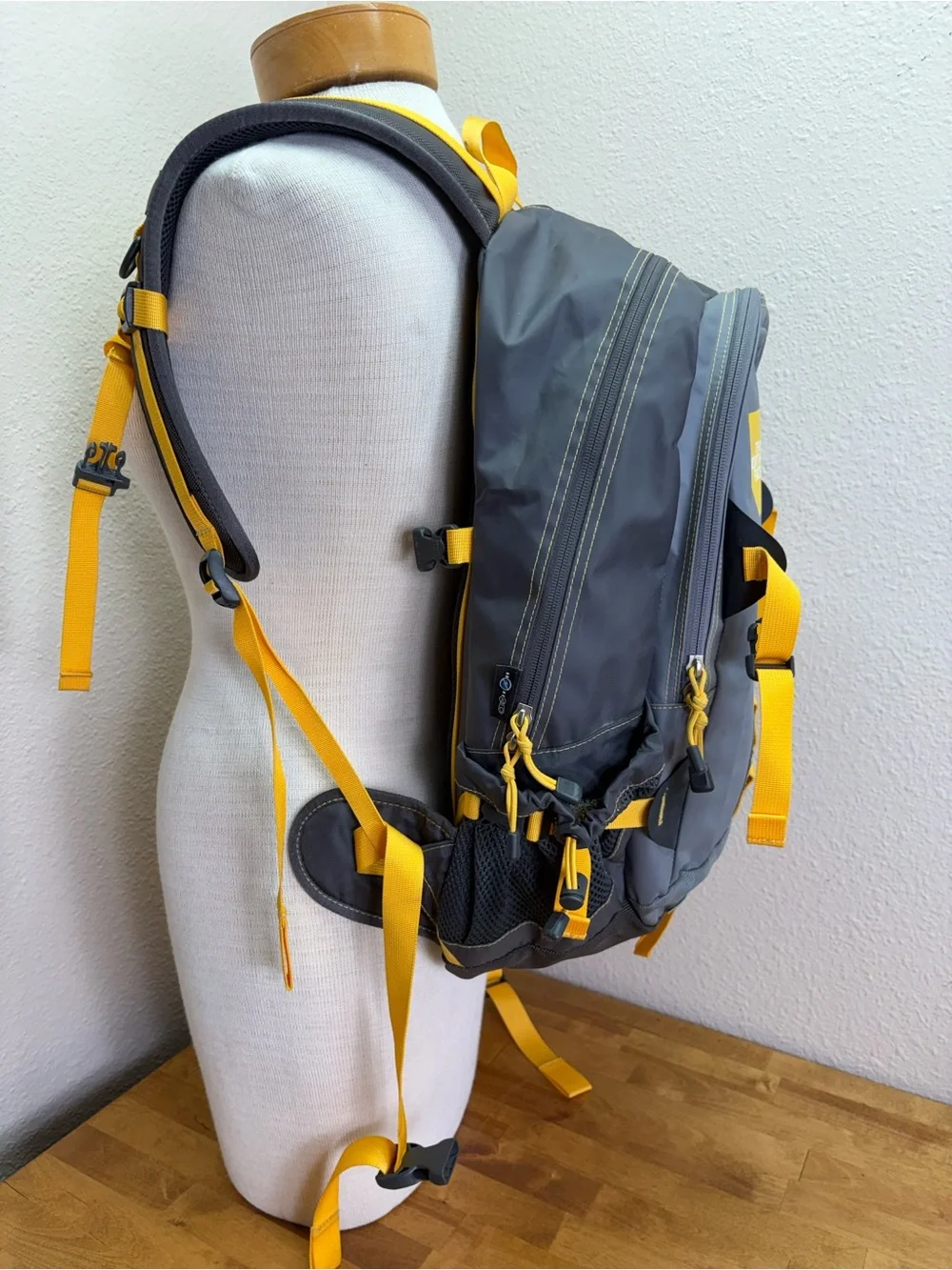 The North Face Hot Shot Backpack Grey Yellow Laptop Daypack T196